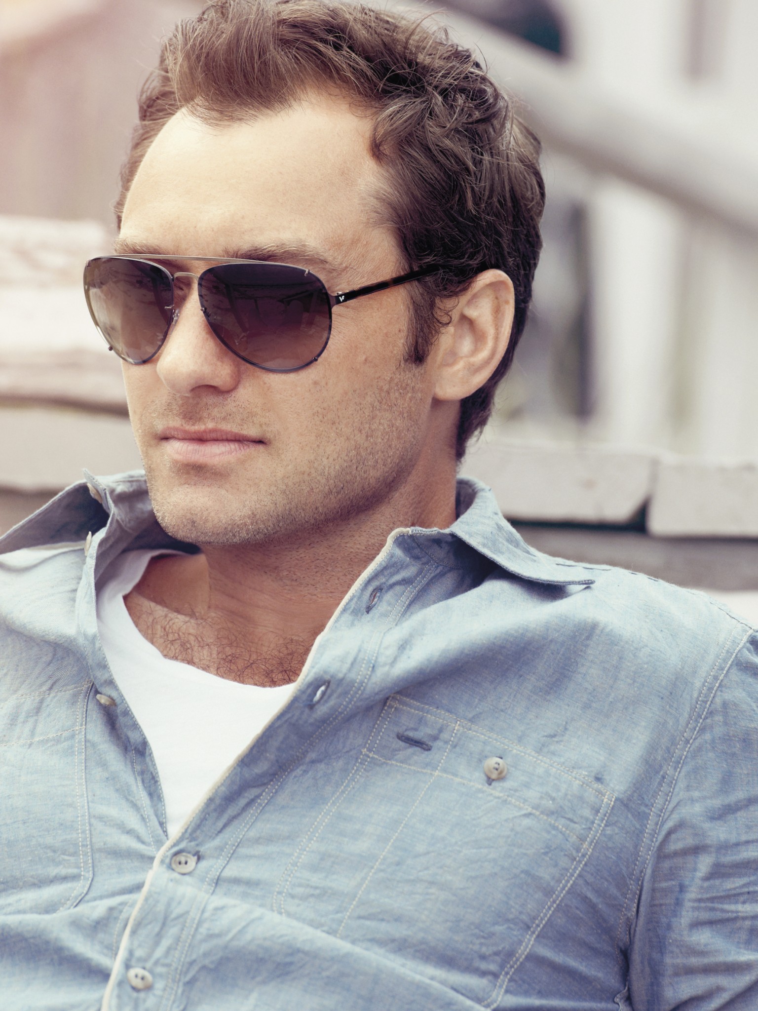 VO_3826S_JudeLaw_30x40_F.indd