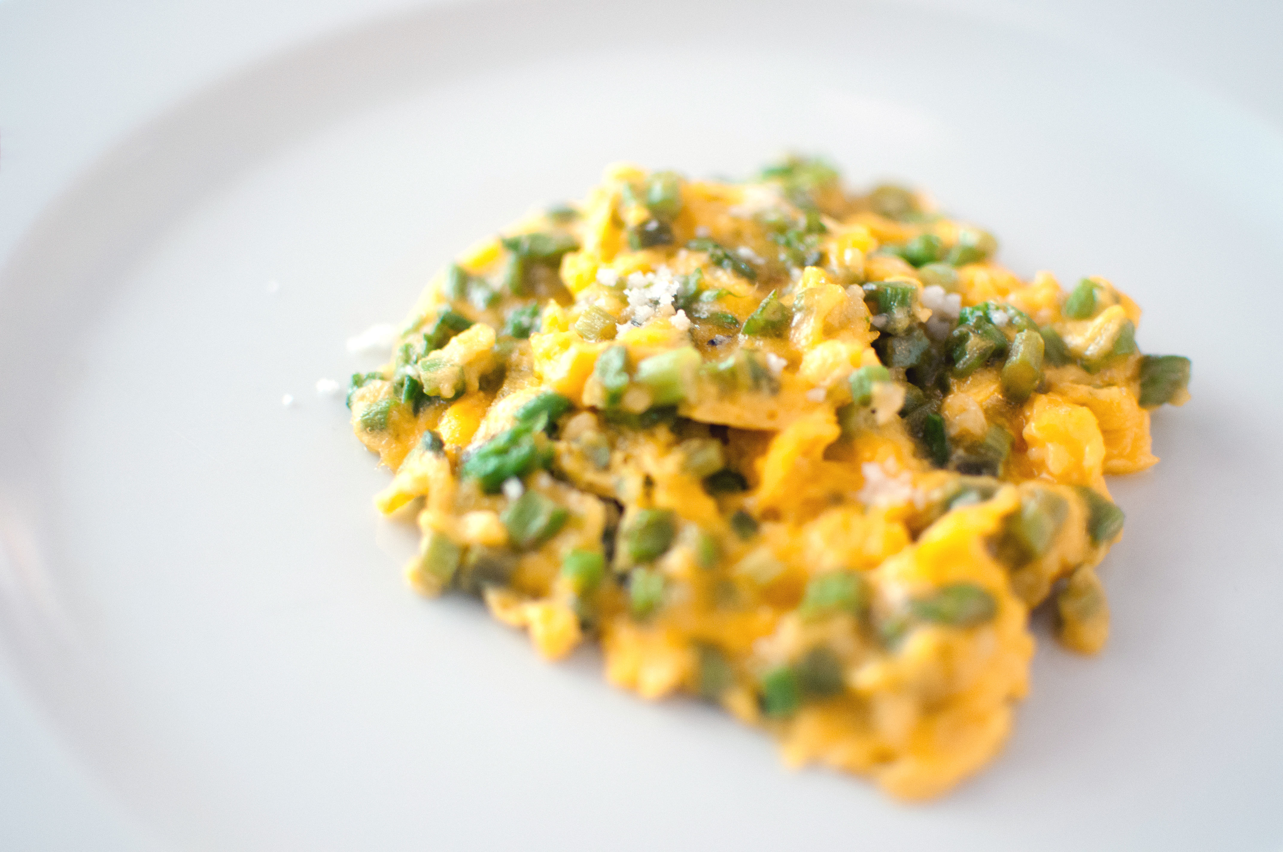 Espargos-bravos-com-ovos_8759