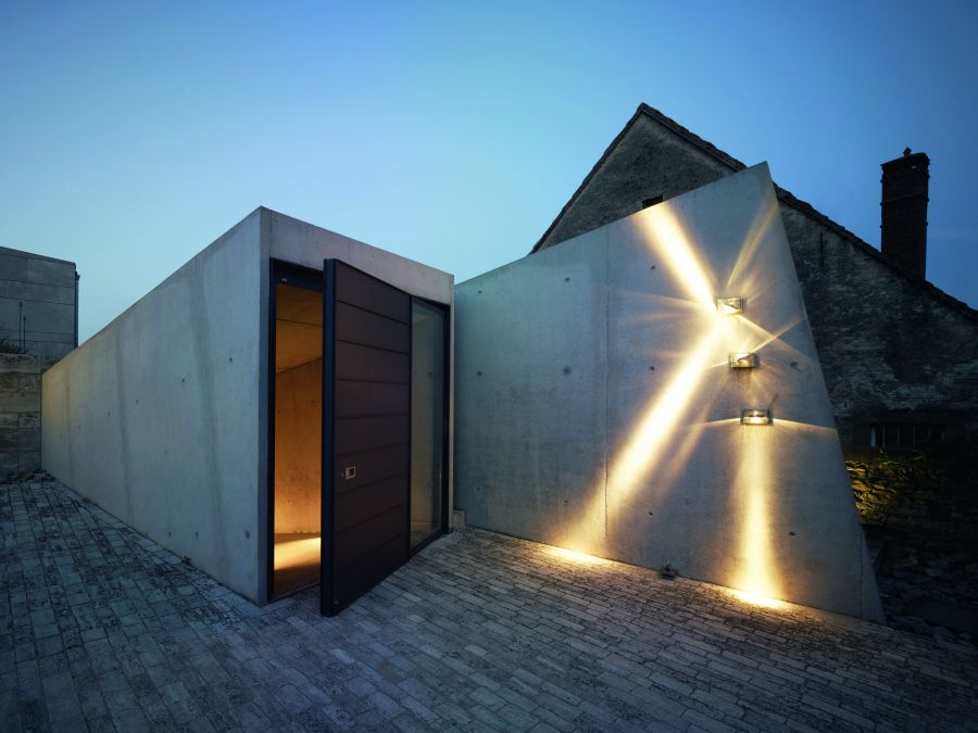 QS_0364_IP44.de . Leitmotiv Solitär . ann AR111kleiner